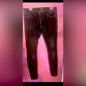 Black size 10 Xpress with beaded lion